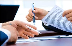 determine when you need a lawyer ,e.g when entering into a contract